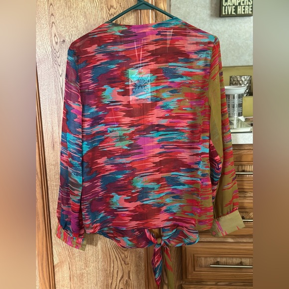 Gorgeous colorful Ethyl blouse. New. Chest 36 L25 Arm length 22 - Picture 3 of 3